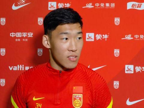 此役一上来鹈鹕外线早早开张，英格拉姆、瓦兰和麦科勒姆连中三分，鹈鹕打出9-0小高潮，篮网进攻滞涩单节仅得到18分，鹈鹕多点开花早早占优，首节结束时鹈鹕确立14分优势，次节回来，篮网进攻依然毫无起色，鹈鹕延续火力顺势追击，半场战罢，鹈鹕已经领先25分。